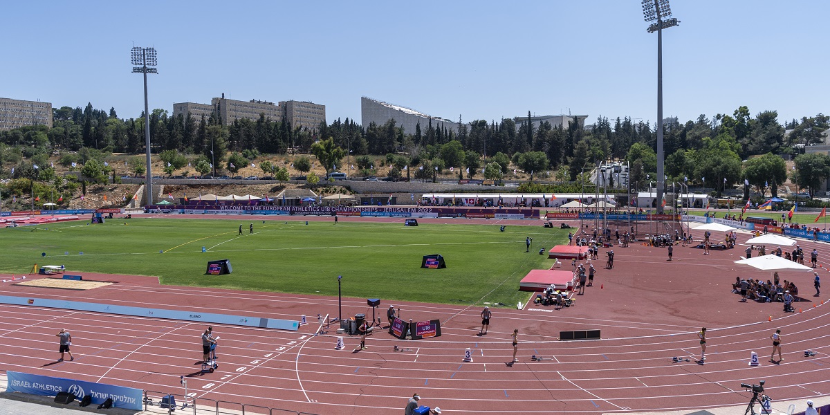 HENRICH AND SISSON MAKE SWIFT PROGRESS ON OPENING MORNING OF EURO U18 CHAMPS
