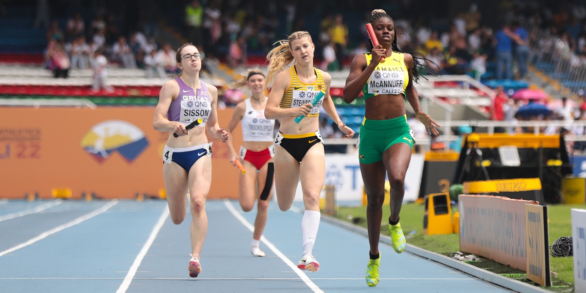 WOMEN'S 4X400M RELAY AND 800M MEN REACH FINALS AT WORLD U20S